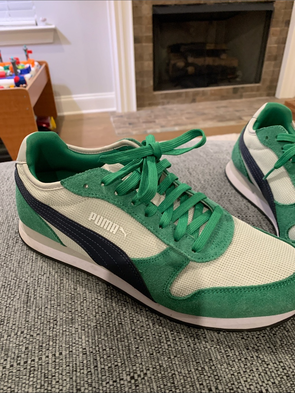 Puma Men's Green and Navy Retro Runner Sneakers